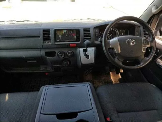 Toyota HIACE VAN 2023 — миниатюра 3