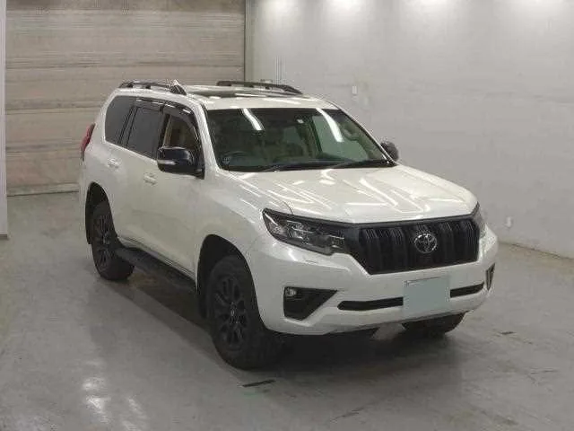 Toyota Land Cruiser Prado 2023 — фото 1, купить с доставкой в Москву