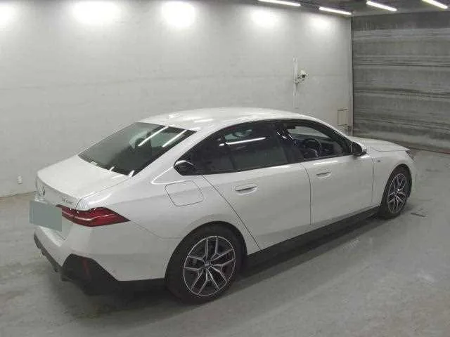 BMW 5 Series 2024 — миниатюра 2