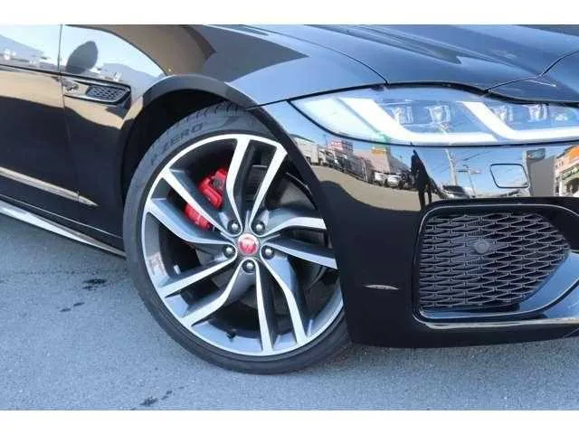 Jaguar XF 2022 — миниатюра 4