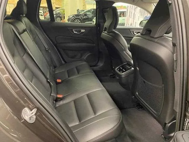 Volvo V60 2024 — миниатюра 5