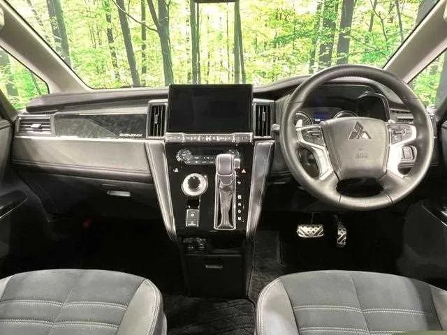 Mitsubishi Delica D:5 2024 — миниатюра 2
