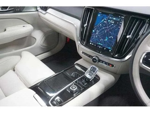 Volvo V60 2025 — миниатюра 2