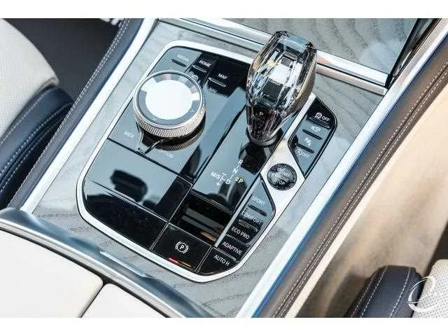 BMW 8 Series 2022 — миниатюра 4