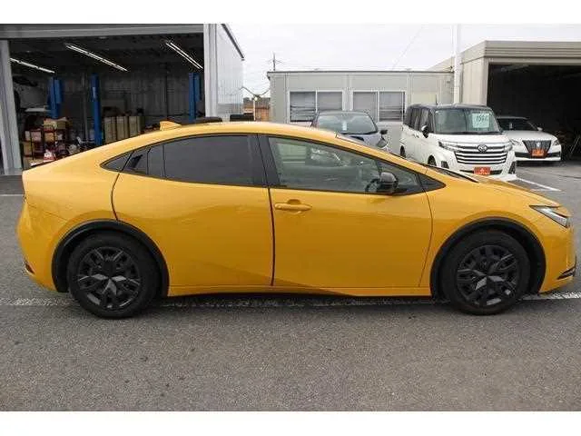 Toyota Prius 2024 — миниатюра 3