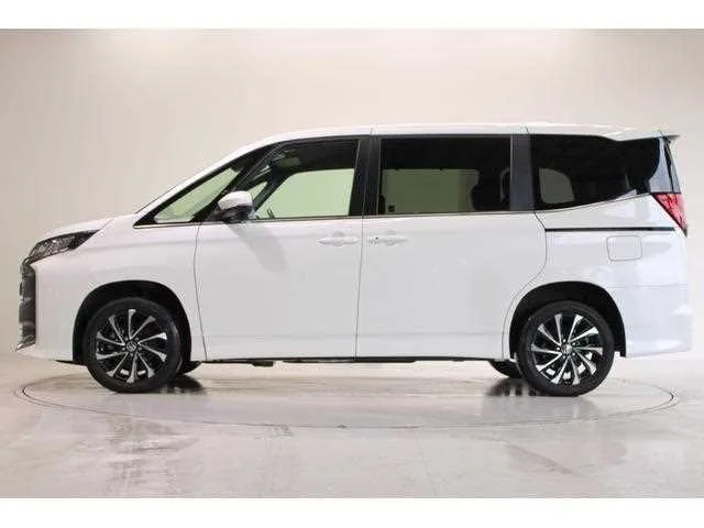 Toyota NOAH 2023 — миниатюра 4