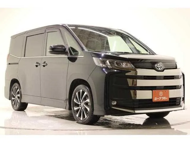 Toyota Noah 2022 — фото 1, купить с доставкой в Москву