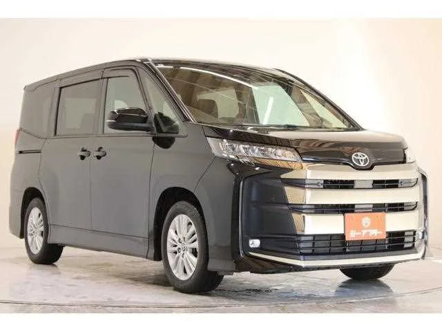 Toyota Noah 2023 — фото 1, купить с доставкой в Москву