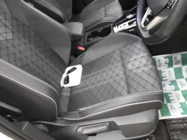 Volkswagen Golf 2023 — миниатюра 3