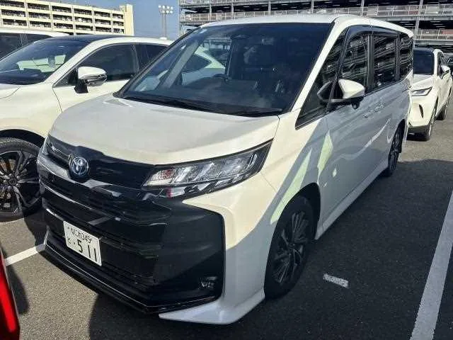 Toyota Noah 2023 — фото 1, купить с доставкой в Москву
