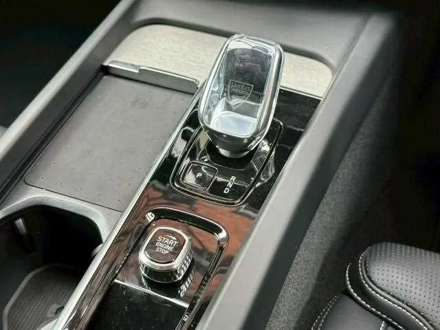 Volvo XC60 2025 — миниатюра 5