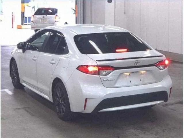 Toyota Corolla Sedan 2022 — миниатюра 2