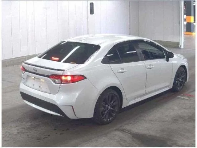 Toyota Corolla Sedan 2022 — миниатюра 5