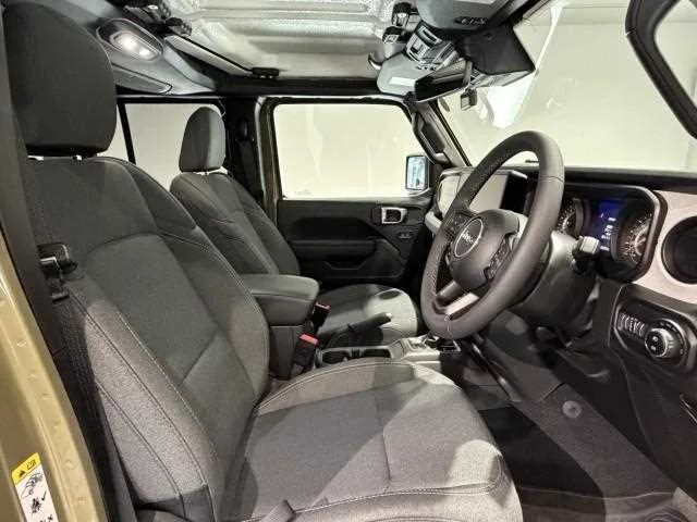 Jeep Wrangler 2025 — миниатюра 2