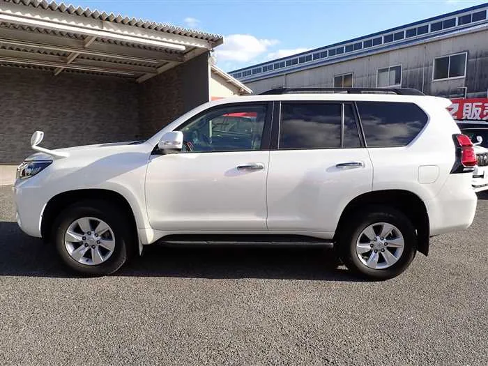 Toyota Land Cruiser Prado TX 2022 — миниатюра 2