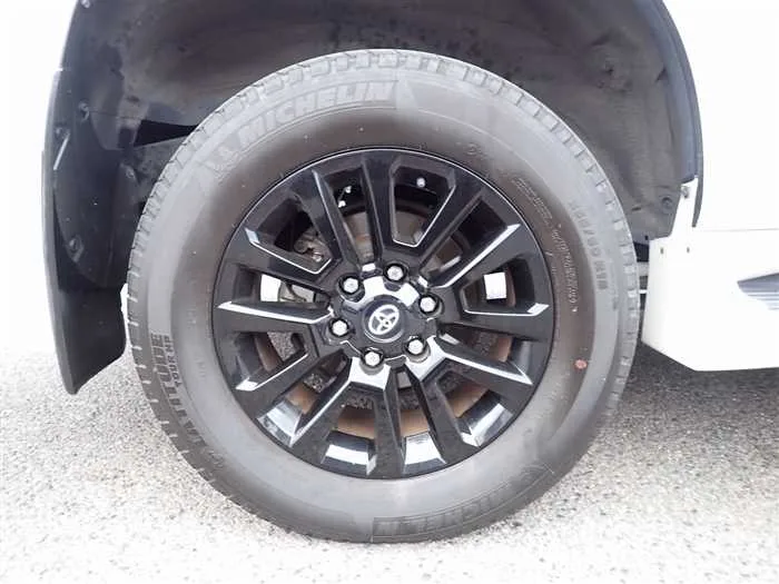 Toyota Land Cruiser Prado TX-L Anniversary Limited 2022 — миниатюра 3