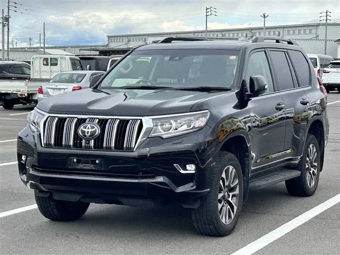 Toyota Land Cruiser Prado TX-L Package sunroof 2022 — фото 1, купить с доставкой в Москву
