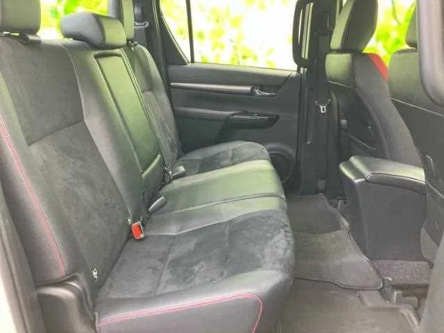 Toyota Hilux 2023 — миниатюра 5