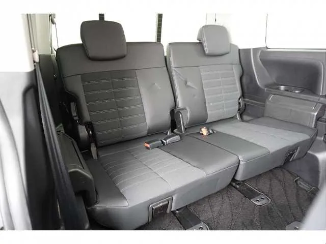 Mitsubishi Delica D:5 2025 — миниатюра 3