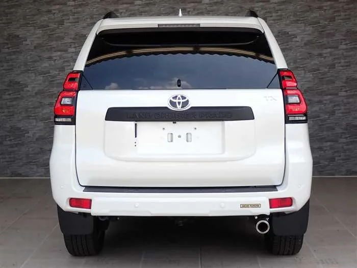Toyota Land Cruiser Prado TX-L Matte Black Edition 2023 — миниатюра 4