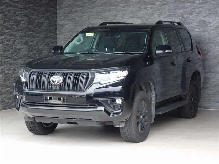 Toyota Land Cruiser Prado TX-L Matte Black Edition 2023 — фото 1, купить с доставкой в Москву