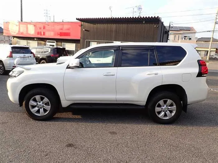 Toyota Land Cruiser Prado TX 2023 — миниатюра 2