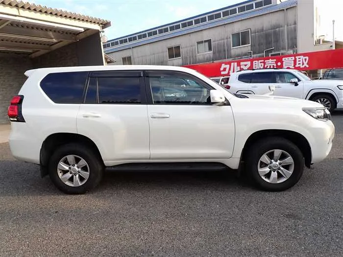 Toyota Land Cruiser Prado TX 2023 — миниатюра 3