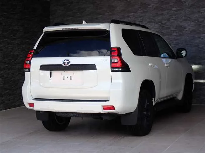 Toyota Land Cruiser Prado TX-L Matte Black Edition 2023 — миниатюра 2