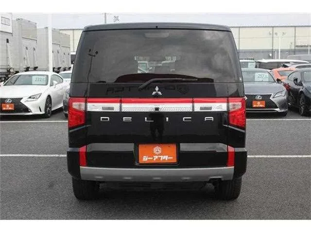Mitsubishi Delica D:5 2023 — миниатюра 3