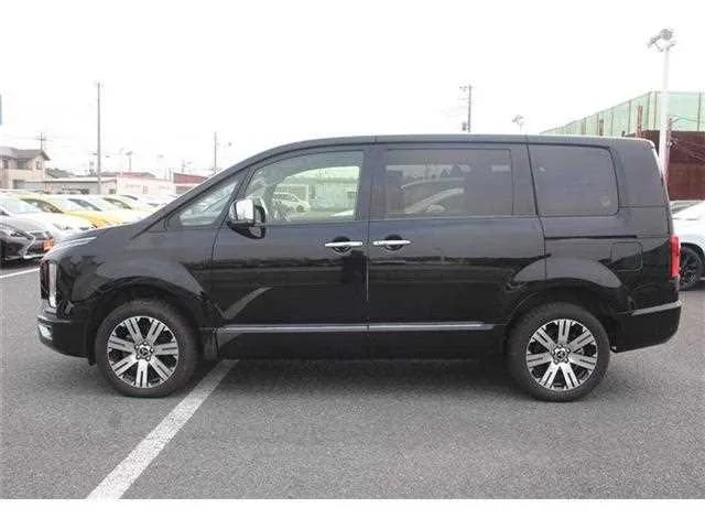Mitsubishi Delica D:5 2023 — миниатюра 5