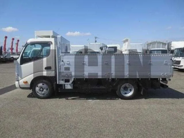Toyota Dyna Truck 2022 — миниатюра 3