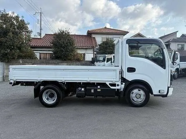 Isuzu Elf Truck 2023 — миниатюра 2