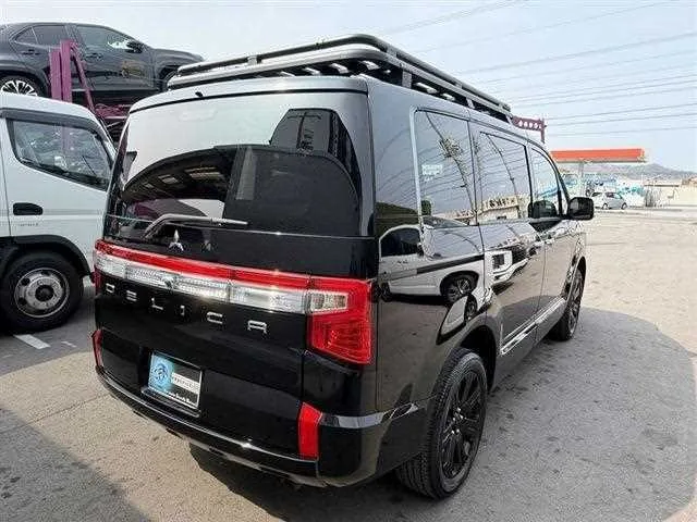 Mitsubishi Delica D:5 2024 — миниатюра 2