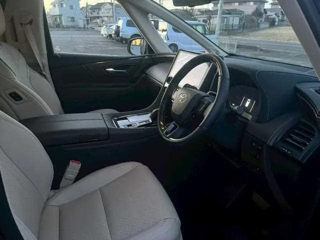 Toyota Alphard Hybrid Executive Lounge 2024 — миниатюра 3