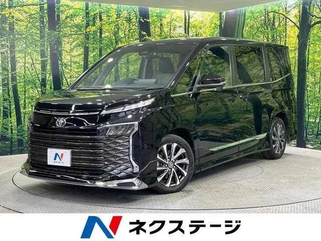 Toyota Voxy 2022 — фото 1, купить с доставкой в Москву
