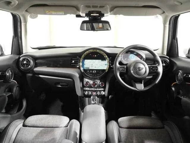BMW MINI 2022 — миниатюра 4