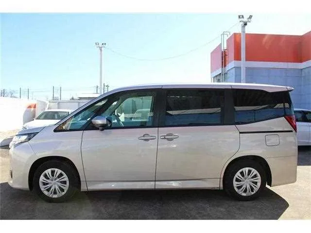 Toyota NOAH 2022 — миниатюра 5