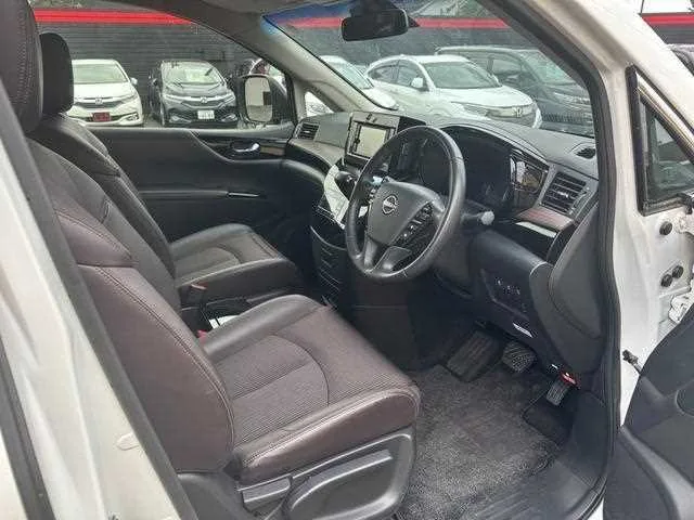 Nissan Elgrand 2024 — миниатюра 4