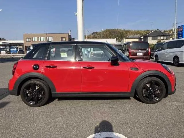 BMW MINI 2023 — миниатюра 4
