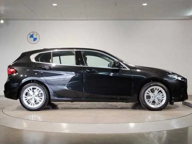 BMW 1 Series 2025 — миниатюра 5