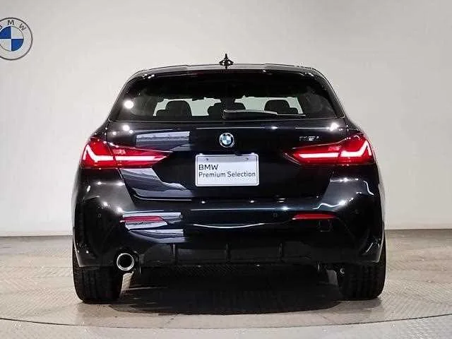 BMW 1 Series 2023 — миниатюра 5