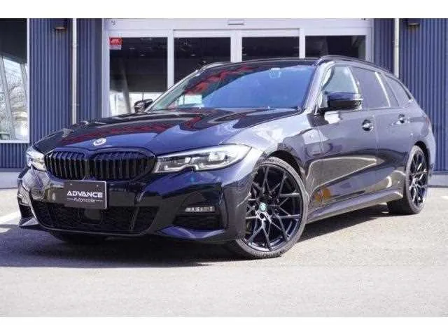 BMW 3 Series 2022 — фото 1, купить с доставкой в Москву