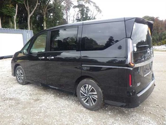 Nissan Serena e-Power HighWaySter-V 2023 — миниатюра 5