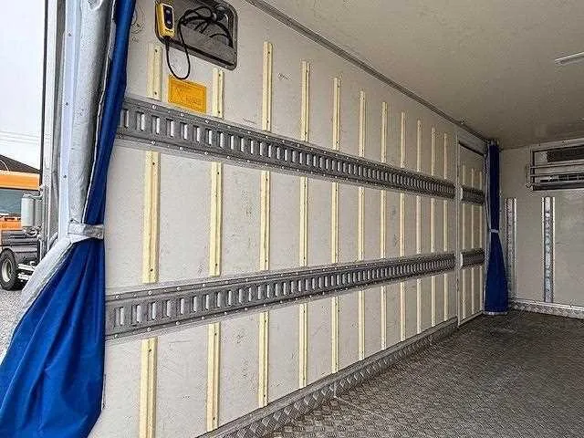 Isuzu ELF TRUCK 2022 — миниатюра 3