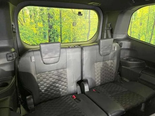 Toyota Voxy 2022 — миниатюра 4