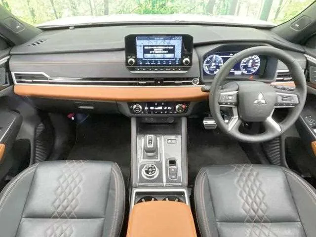 Mitsubishi Outlander 2022 — миниатюра 2