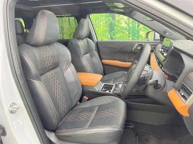 Mitsubishi Outlander 2022 — миниатюра 5