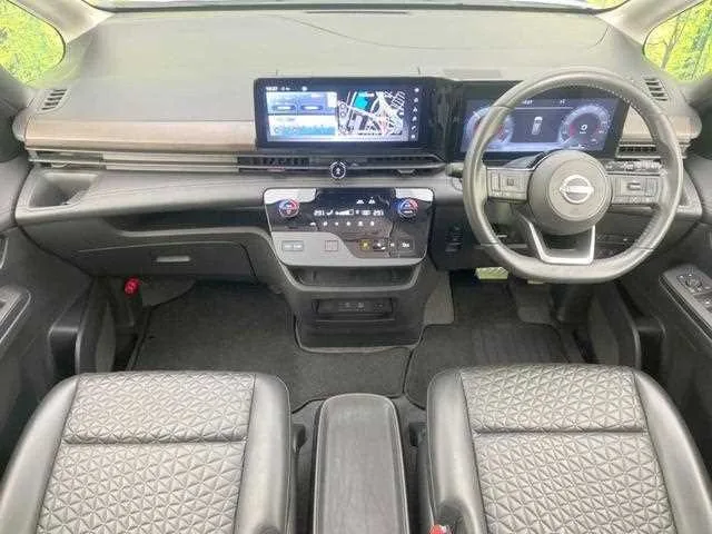 Nissan Serena 2023 — миниатюра 2