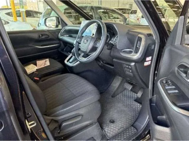 Toyota NOAH 2023 — миниатюра 3