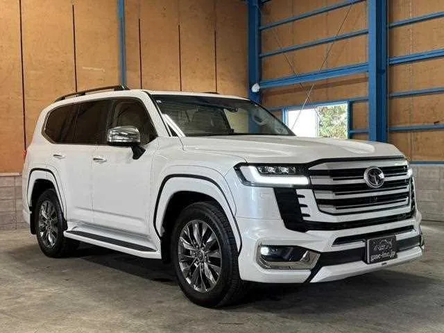 Toyota Land Cruiser 2023 — фото 1, купить с доставкой в Москву